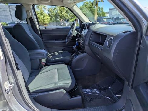 Used 2014 Jeep Patriot Sport w/ Power Value Group AWD/4WD image 30