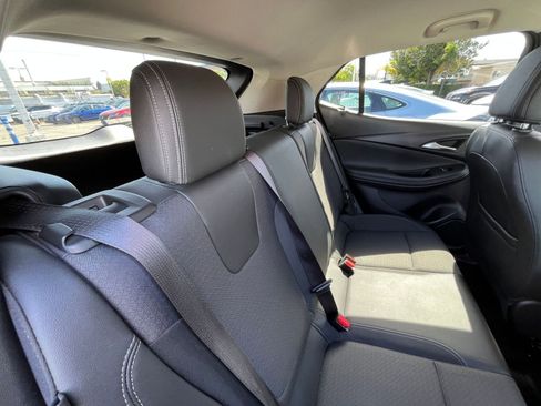 Used 2025 Buick Encore GX Preferred image 40