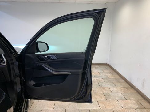 Used 2022 BMW X7 xDrive40i w/ M Sport Package AWD/4WD image 89