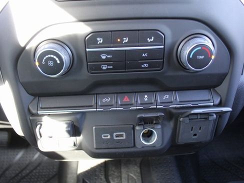 Used 2022 Chevrolet Silverado 2500 Custom w/ Custom Convenience Package image 27