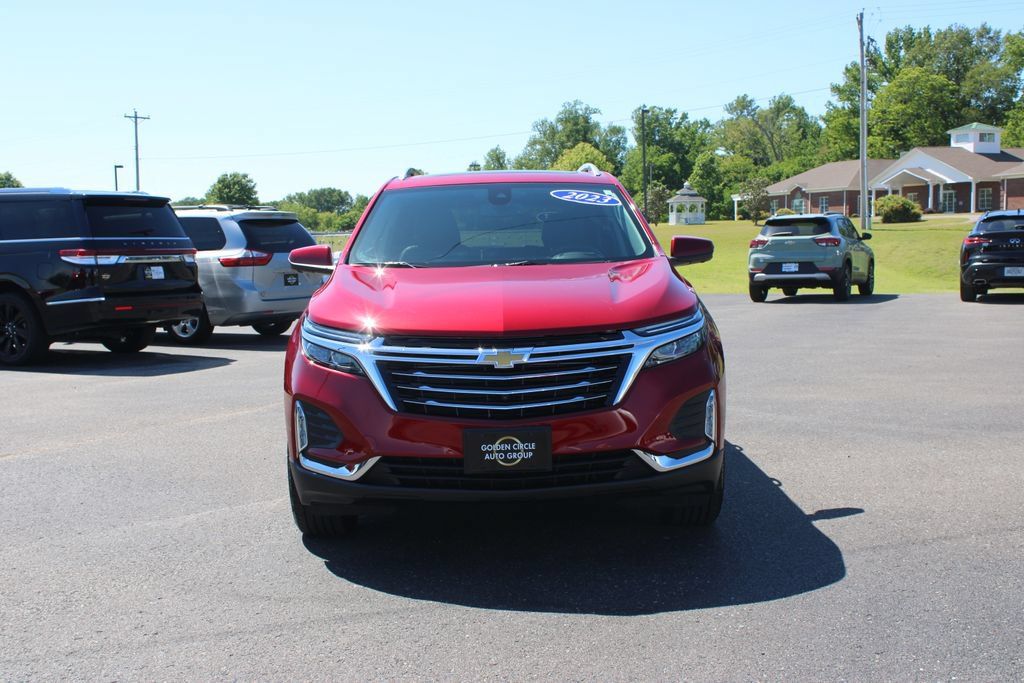 Used 2023 Chevrolet Equinox Premier AWD/4WD image 3