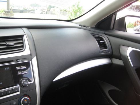 Used 2017 Nissan Altima 2.5 SR w/ Midnight Edition Package FWD image 19