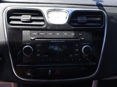 Used 2012 Chrysler 200 Touring FWD image 14