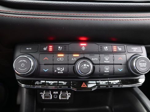 Used 2023 Dodge Durango GT image 25