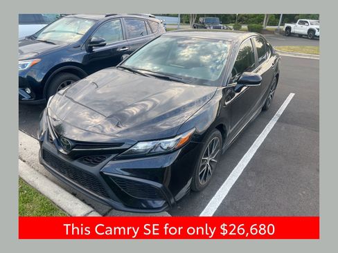 Used 2024 Toyota Camry SE FWD image 1