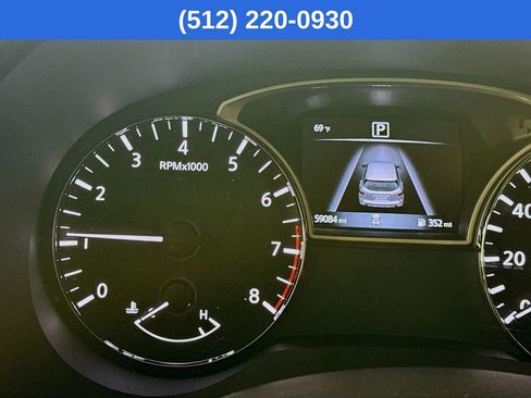 Used 2018 Nissan Pathfinder SV image 15