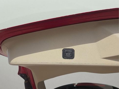 Used 2016 Cadillac SRX Premium image 9