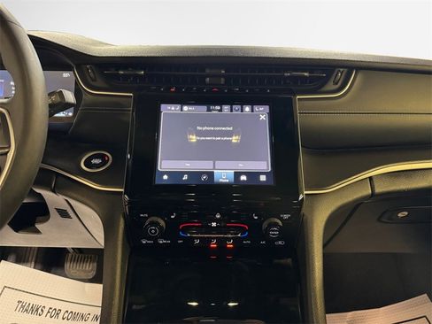 Used 2023 Jeep Grand Cherokee L Laredo image 22