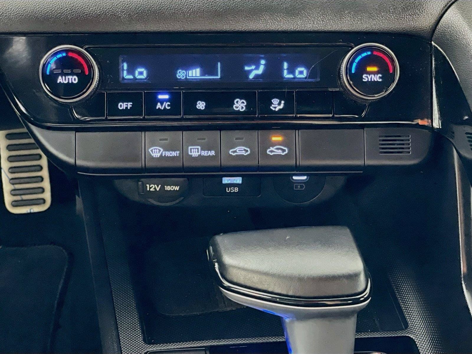 Certified 2025 Hyundai Elantra SEL FWD image 20