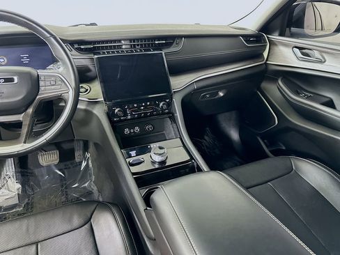 Used 2022 Jeep Grand Cherokee L Limited w/ Luxury Tech Group II image 20