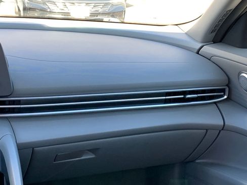 Used 2021 Hyundai Elantra SE image 33