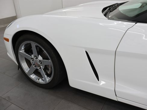Used 2007 Chevrolet Corvette Convertible w/ Preferred Equipment Group RWD image 30