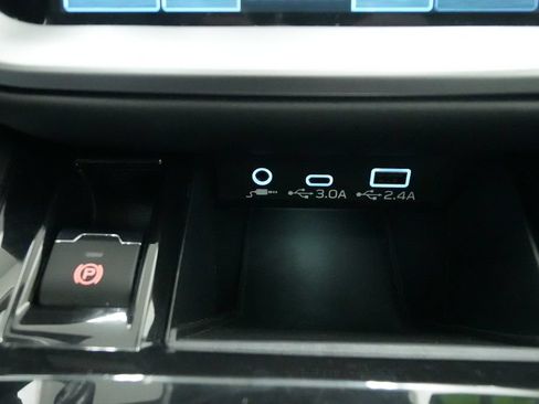 Used 2023 Subaru Outback Limited AWD/4WD image 35
