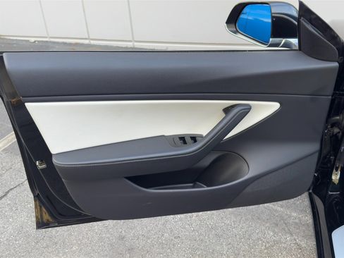 Used 2019 Tesla Model 3 Standard Range Plus image 39