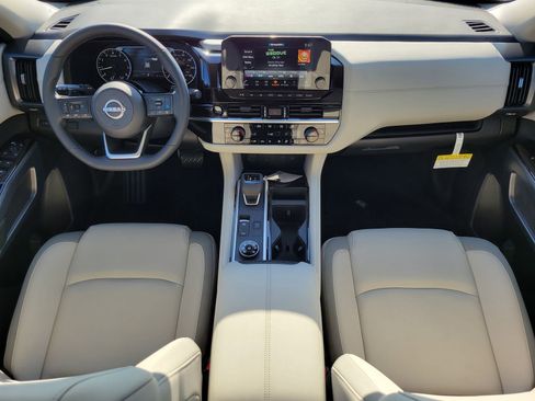 New 2025 Nissan Pathfinder SL image 21