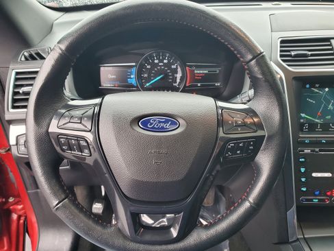 Used 2018 Ford Explorer Sport w/ Equipment Group 401A AWD/4WD image 17