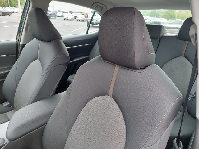 Used 2020 Toyota Camry LE FWD image 6