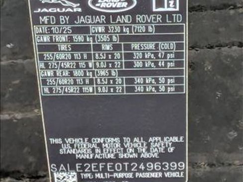 New 2026 Land Rover Defender 110 X-Dynamic SE image 17