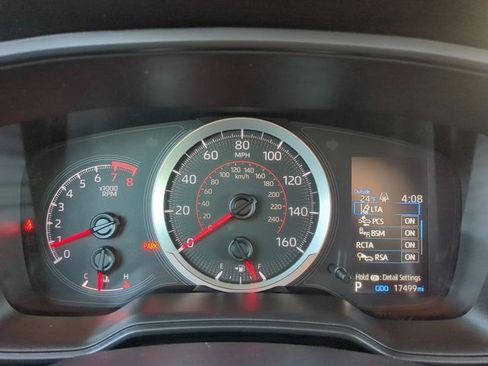 Used 2022 Toyota Corolla Cross LE image 11