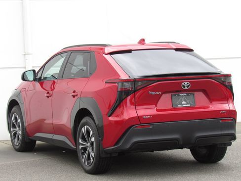 Used 2024 Toyota bZ4X AWD w/ Weather Package image 5