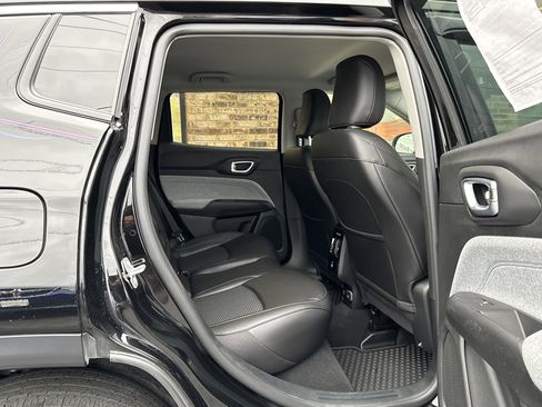 Used 2022 Jeep Compass Latitude w/ Convenience Group image 12