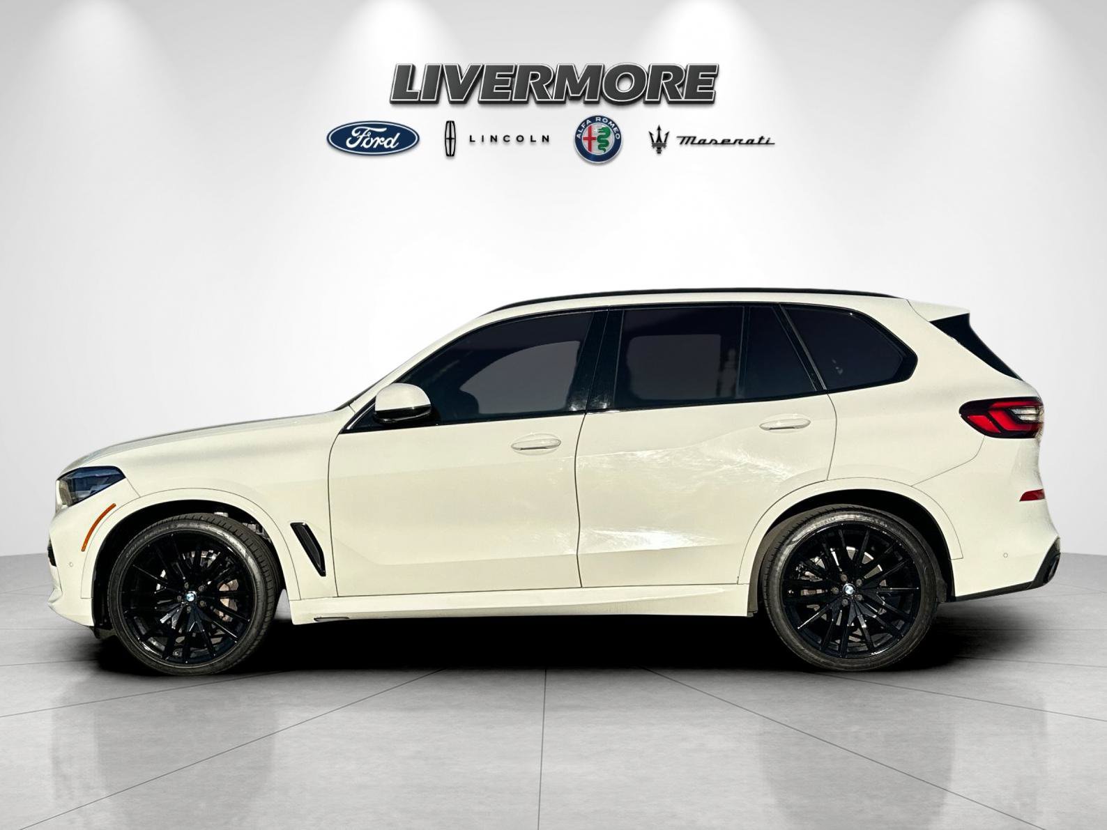 Used 2021 BMW X5 sDrive40i w/ M Sport Package RWD image 6