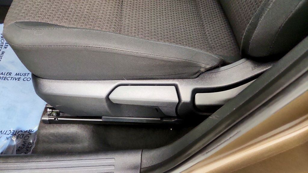 Used 2025 Nissan Kicks S w/ Charging Package FWD image 11