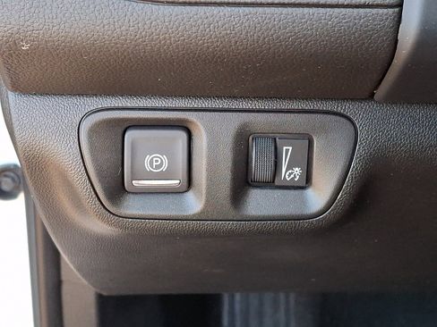 Used 2023 GMC Acadia SLE FWD image 27