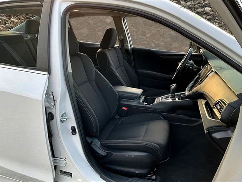 Used 2021 Subaru Legacy Premium image 7