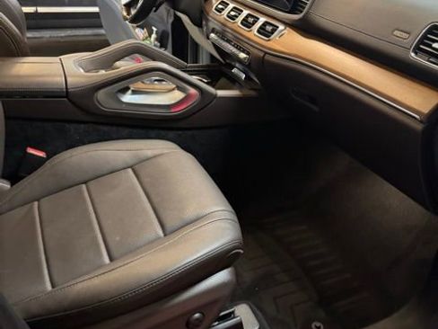 Used 2021 Mercedes-Benz GLS 450 4MATIC image 9