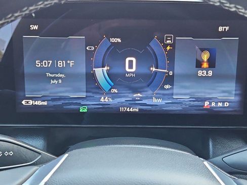 Used 2024 Chevrolet Equinox EV LT FWD image 12