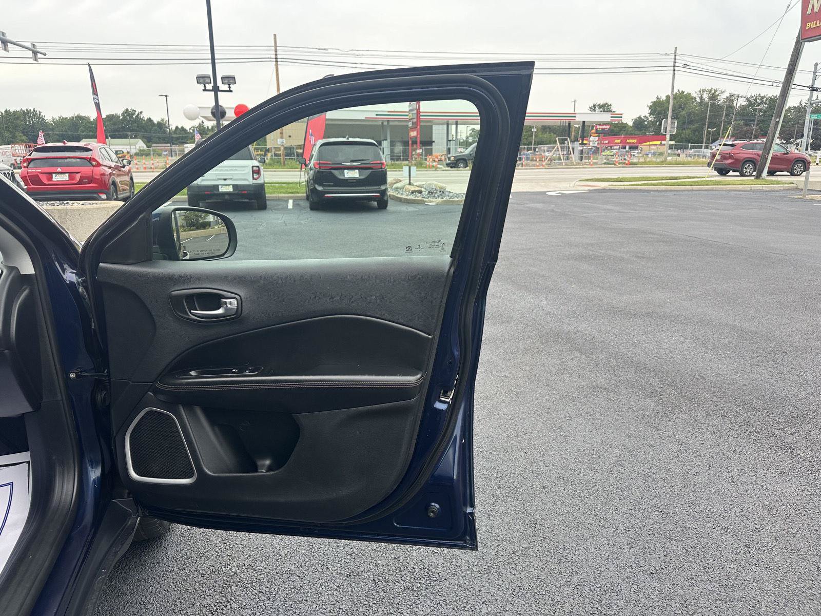 Used 2019 Jeep Compass Limited AWD/4WD image 20