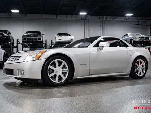 Used 2004 Cadillac XLR image 1