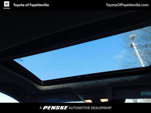 Used 2018 Honda Accord Touring image 6