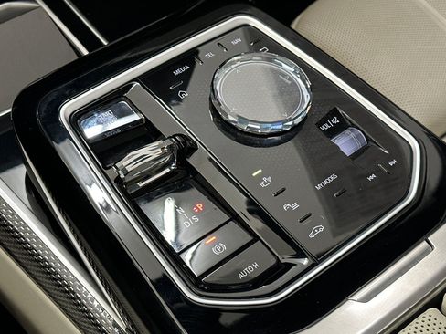 Certified 2023 BMW 740i RWD image 17