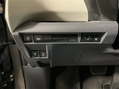 Used 2022 Toyota Sienna LE image 26