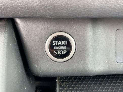 Used 2023 Nissan Rogue SV image 24