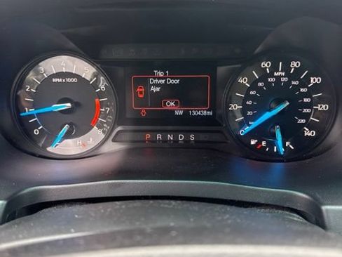 Used 2017 Ford Explorer XLT FWD image 14