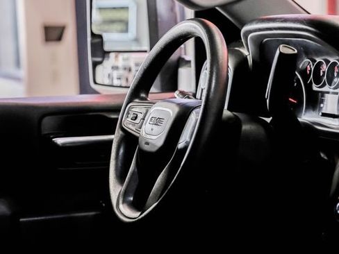 Used 2024 GMC Sierra 3500 Pro w/ Convenience Package image 16