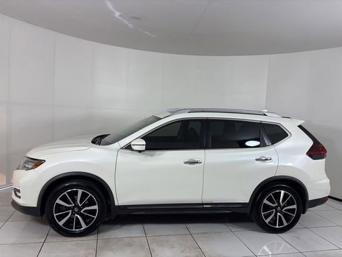 Used 2018 Nissan Rogue SL w/ Premium Package FWD image 2