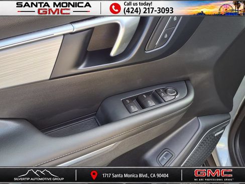 Used 2026 Buick Enclave Preferred FWD image 17