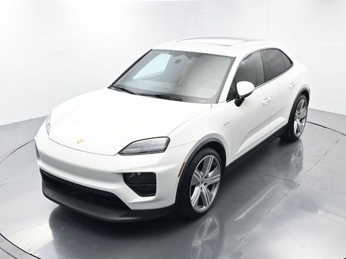 Certified 2025 Porsche Macan 4 Electric image 31