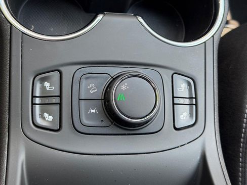Used 2022 GMC Terrain SLE w/ Driver Convenience Package FWD image 22