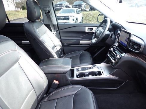 Certified 2022 Ford Explorer Limited w/ Equipment Group 301A image 10