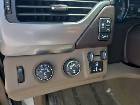 Used 2017 Chevrolet Tahoe LT AWD/4WD image 31