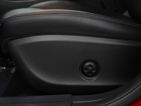 Used 2019 Mercedes-Benz GLA 250 4MATIC w/ Premium Package image 24