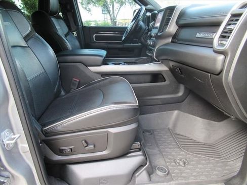 Used 2022 RAM 2500 Laramie w/ Night Edition AWD/4WD image 9