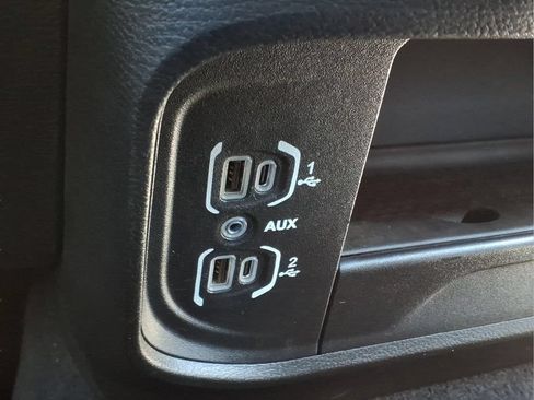 Used 2024 RAM 2500 Big Horn AWD/4WD image 17
