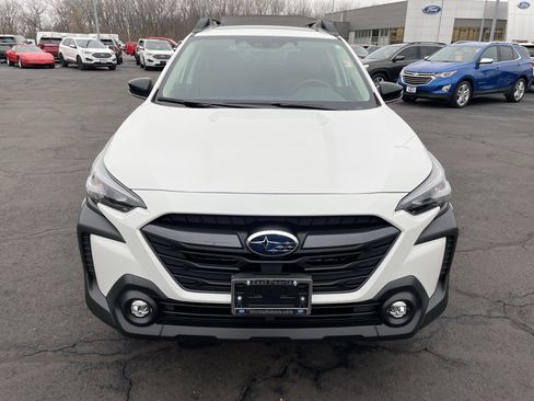 Used 2025 Subaru Outback Premium w/ Popular Package #1A image 12