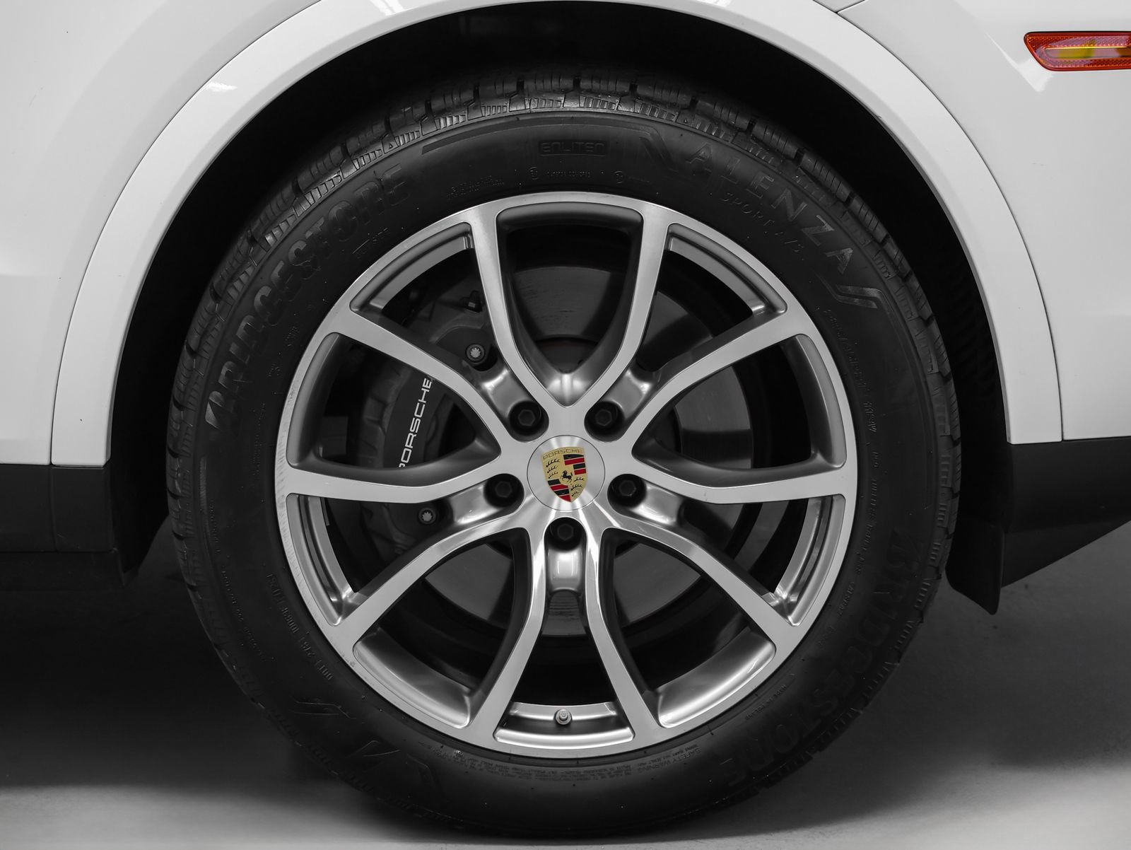 Certified 2024 Porsche Cayenne AWD/4WD image 15